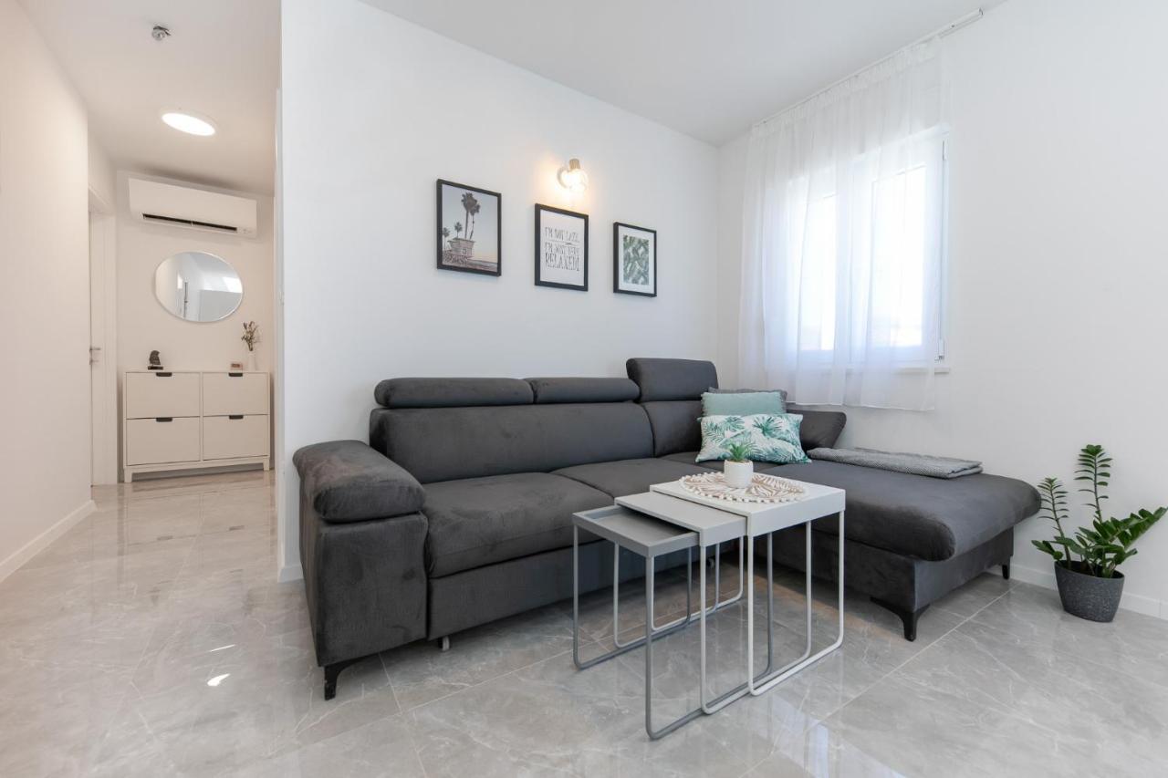 Ferienwohnung Enjoy Trogir Ciovo Exterior foto