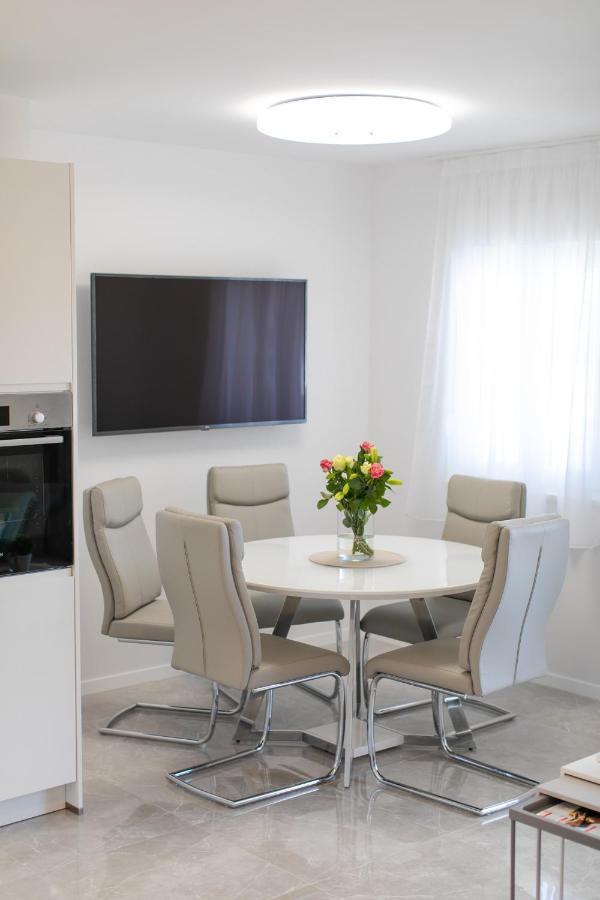 Ferienwohnung Enjoy Trogir Ciovo Exterior foto