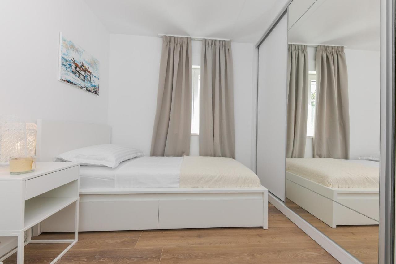 Ferienwohnung Enjoy Trogir Ciovo Exterior foto
