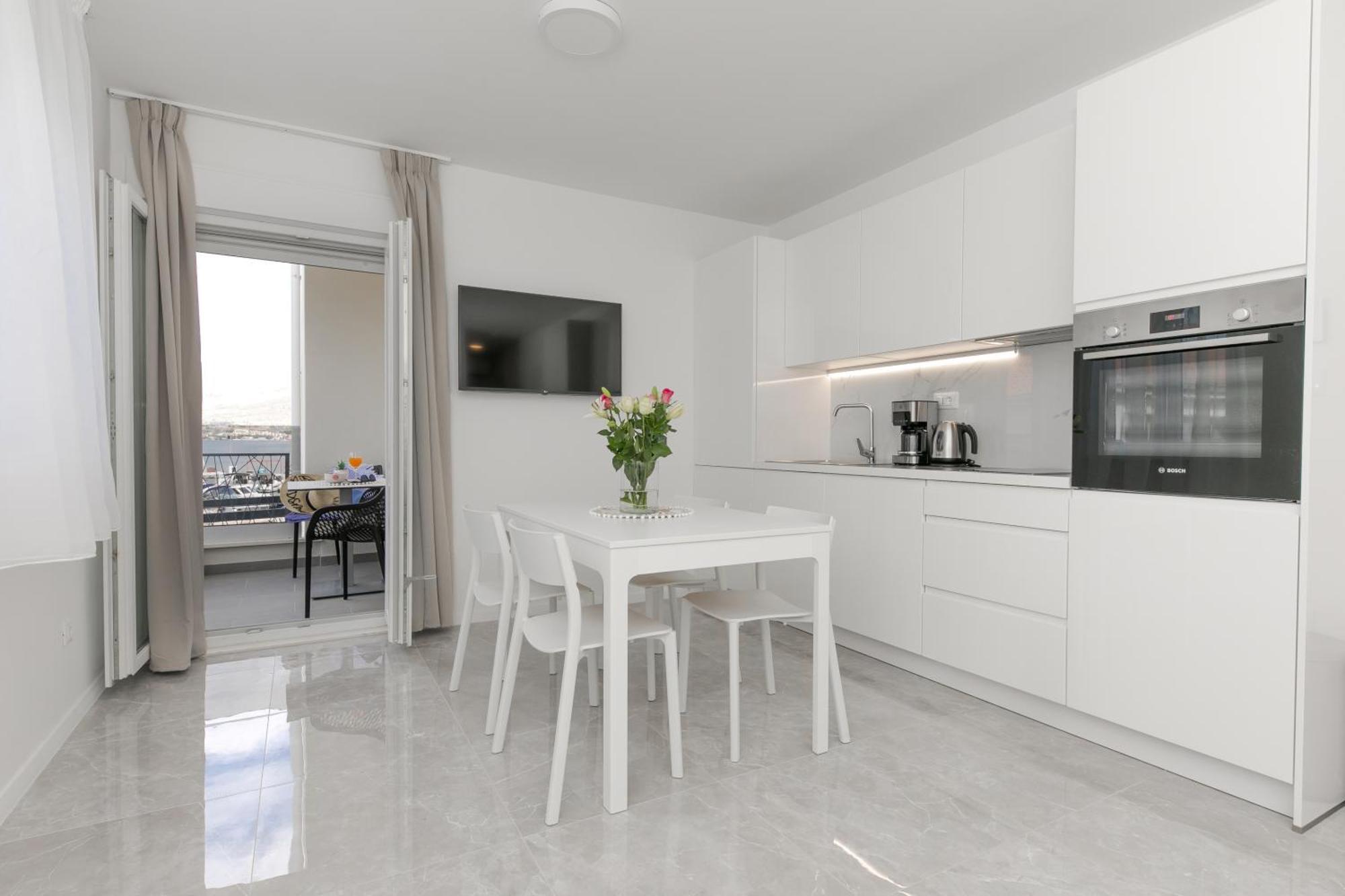 Ferienwohnung Enjoy Trogir Ciovo Exterior foto